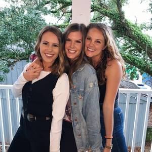 Meet your Posher, Lea